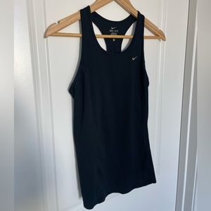 Dri fit racer back. Very breathable.